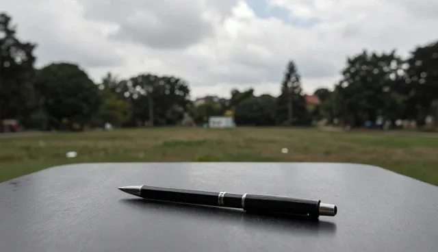 如何解决提示词交易选题中的常见问题?